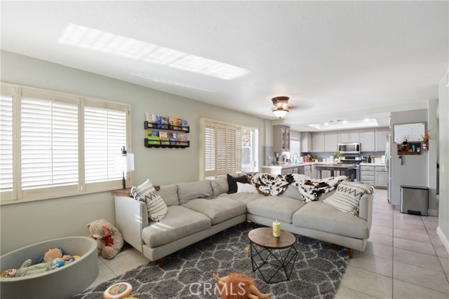 Detail Gallery Image 4 of 16 For 30074 via Palermo, Menifee,  CA 92584 - 4 Beds | 3 Baths