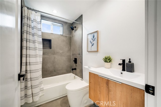 Detail Gallery Image 31 of 47 For 6082 W 18th St, Los Angeles,  CA 90035 - – Beds | – Baths