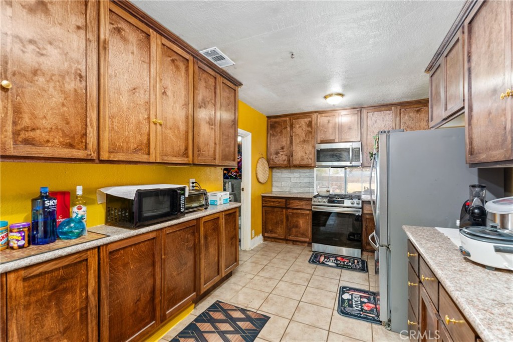 MLS #CV25214338 image #12