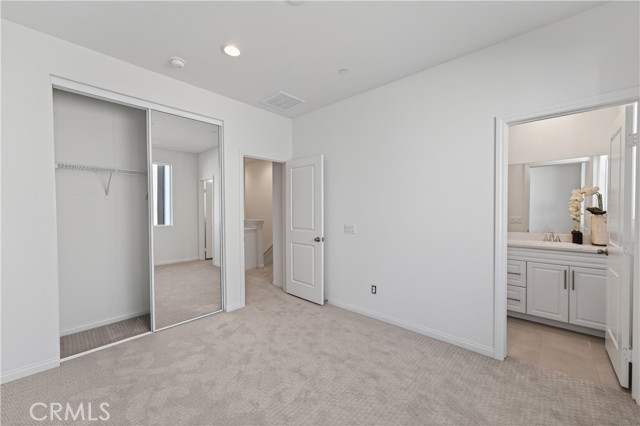 Detail Gallery Image 29 of 39 For 1093 N Harbor Bld, Anaheim,  CA 92801 - 3 Beds | 3 Baths