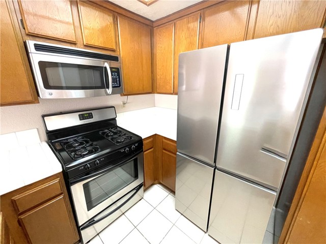 Detail Gallery Image 6 of 39 For 2563 Plaza Del Amo #304,  Torrance,  CA 90503 - 2 Beds | 2 Baths