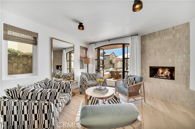 Detail Gallery Image 2 of 32 For 412 Acacia Ave, Corona Del Mar,  CA 92625 - 3 Beds | 3/1 Baths