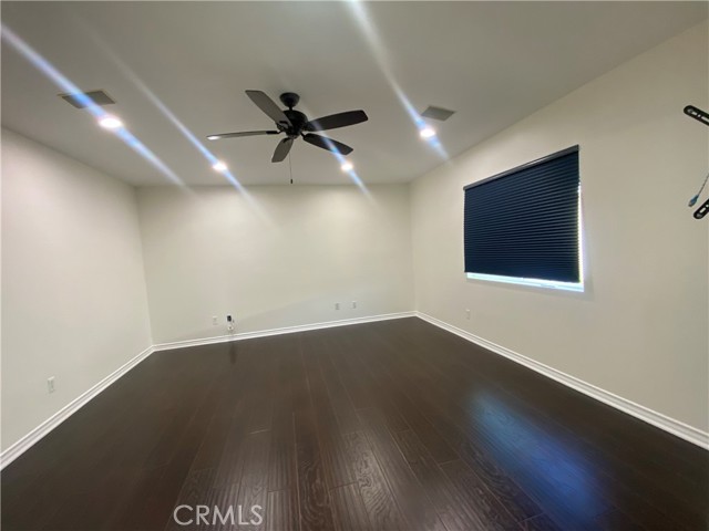 Detail Gallery Image 10 of 21 For 19303 Cohasset St, Reseda,  CA 91335 - 4 Beds | 3 Baths