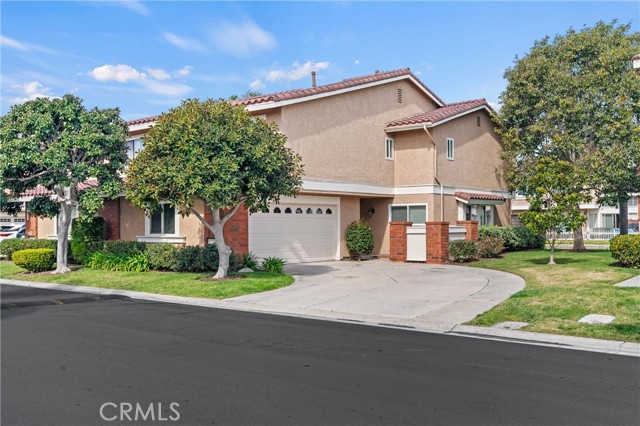 7911 Seawall Circle, Huntington Beach CA: https://media.crmls.org/medias/a0e41a5b-3a4c-4d4b-b5e4-a2d1bb18eecc.jpg