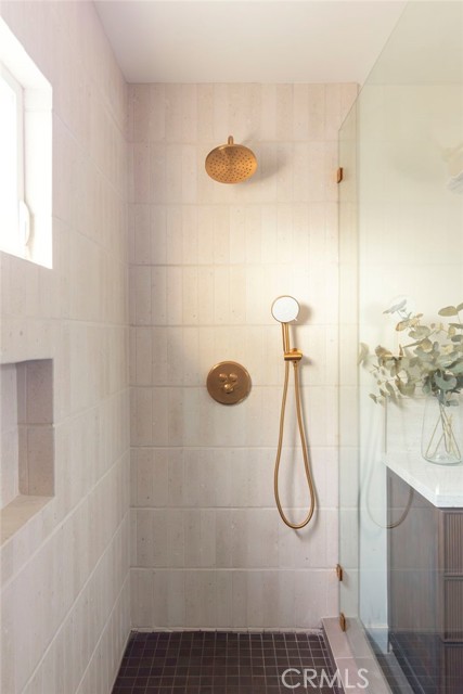 Image 18 of 41 For 3554 Sycamore