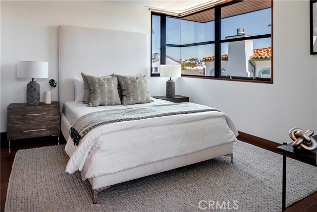 732 The Strand, Hermosa Beach, California 90254, 4 Bedrooms Bedrooms, ,2 BathroomsBathrooms,Residential,Sold,The Strand,SB25197850