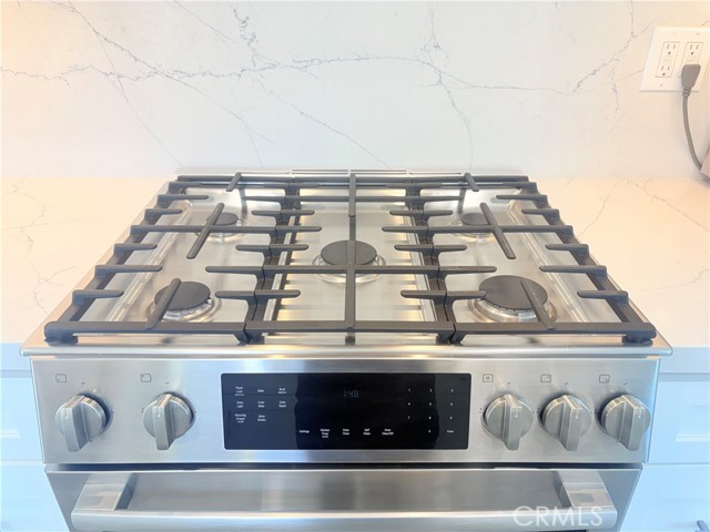 Detail Gallery Image 9 of 34 For 1765 Garvin, Simi Valley,  CA 93065 - 5 Beds | 3/1 Baths