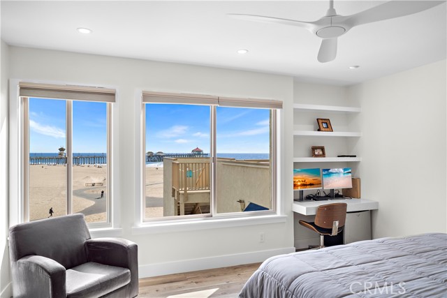 Detail Gallery Image 3 of 54 For 711 Pacific Coast #330,  Huntington Beach,  CA 92648 - 3 Beds | 2 Baths