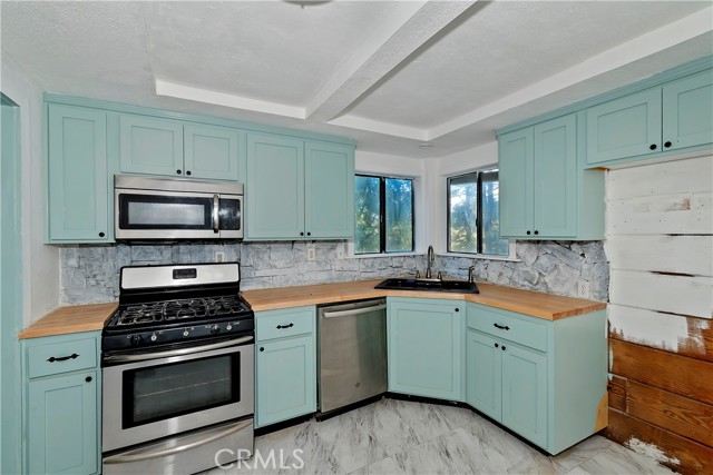 Detail Gallery Image 10 of 49 For 26331 Alpine, Twin Peaks,  CA 92391 - – Beds | – Baths