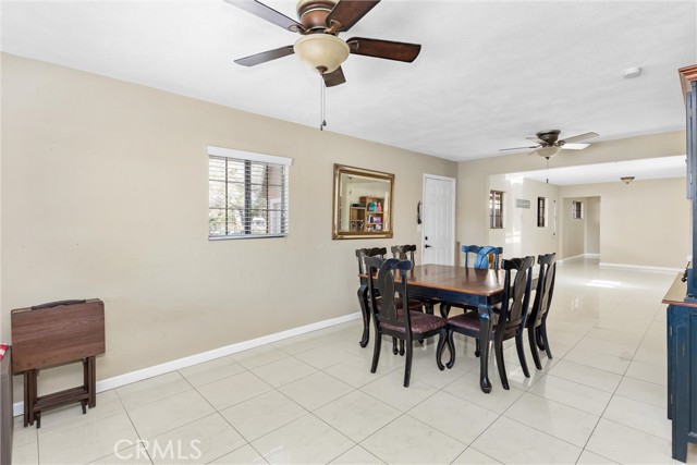 Detail Gallery Image 12 of 45 For 13447 Iroquois Rd, Apple Valley,  CA 92308 - 4 Beds | 3 Baths