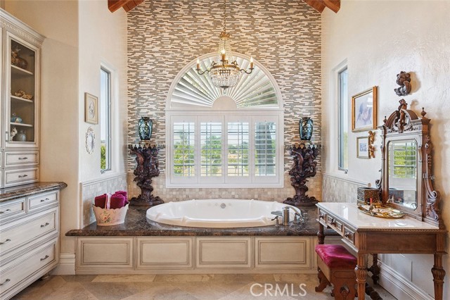 42580 Avenida Escala, Murrieta CA: https://media.crmls.org/medias/a0e76bb1-a37d-4316-a69b-8eb94f4b2052.jpg