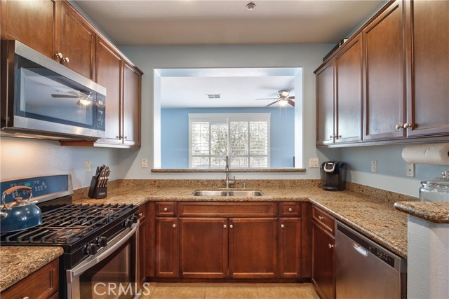 27477 Hazelhurst Street, Murrieta CA: https://media.crmls.org/medias/a0e7ba54-9bae-4402-a2eb-10c0994a274e.jpg