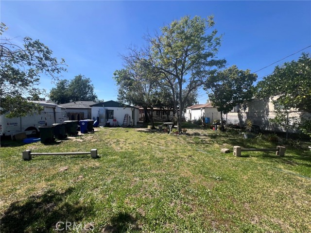 Detail Gallery Image 14 of 16 For 8323 Emerald Ave, Fontana,  CA 92335 - 2 Beds | 1 Baths