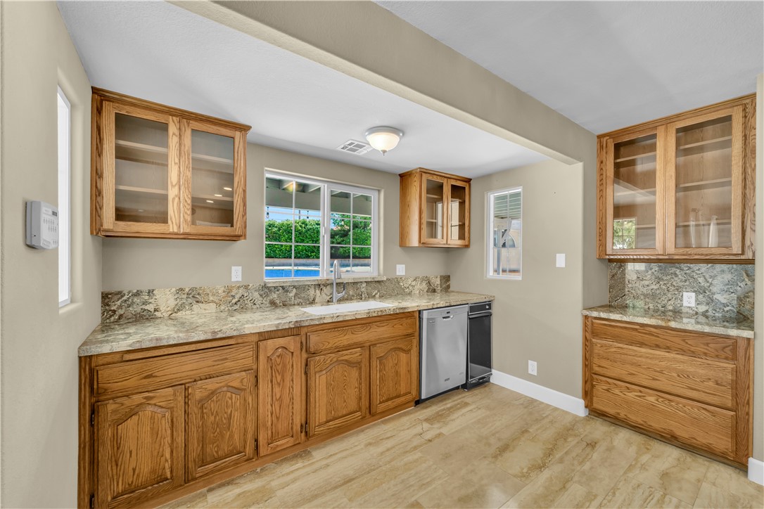 Detail Gallery Image 20 of 58 For 42050 Jenny Ln, Lancaster,  CA 93536 - 4 Beds | 2/1 Baths