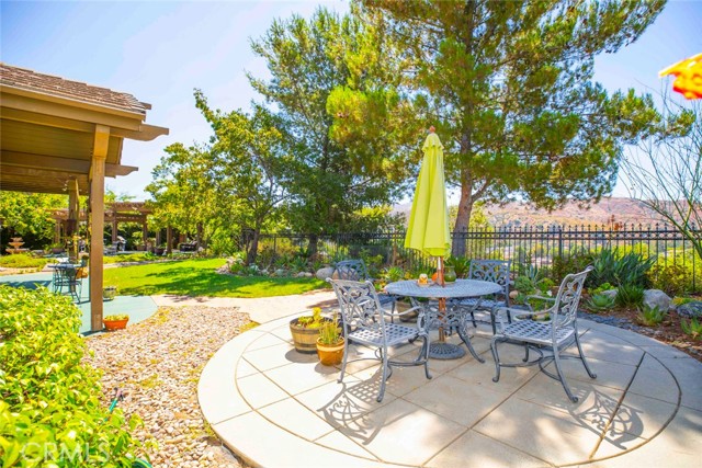 10266 Horsehaven Street, Sun Valley CA: https://media.crmls.org/medias/a0e8a6d8-11bc-45d6-892b-83b2f295a6a0.jpg