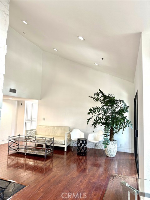 Detail Gallery Image 3 of 18 For 1000 E California Bld #307,  Pasadena,  CA 91106 - 2 Beds | 2 Baths