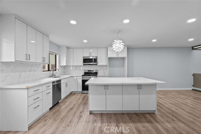 7130 Glade Avenue, Canoga Park CA: https://media.crmls.org/medias/a0e9d3ba-5656-44ad-a6ae-736003025773.jpg