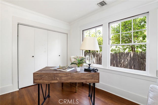 802 S Arroyo Boulevard, Pasadena CA: https://media.crmls.org/medias/a0ebfd4f-b5a5-42d0-a2fa-1d0255ffc1e0.jpg
