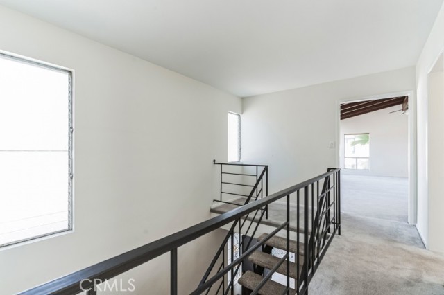Detail Gallery Image 8 of 24 For 43 E Neapolitan Ln, Long Beach,  CA 90803 - 4 Beds | 2 Baths