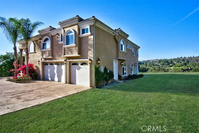 215 E Avocado Crest Rd, La Habra Heights, CA 90631