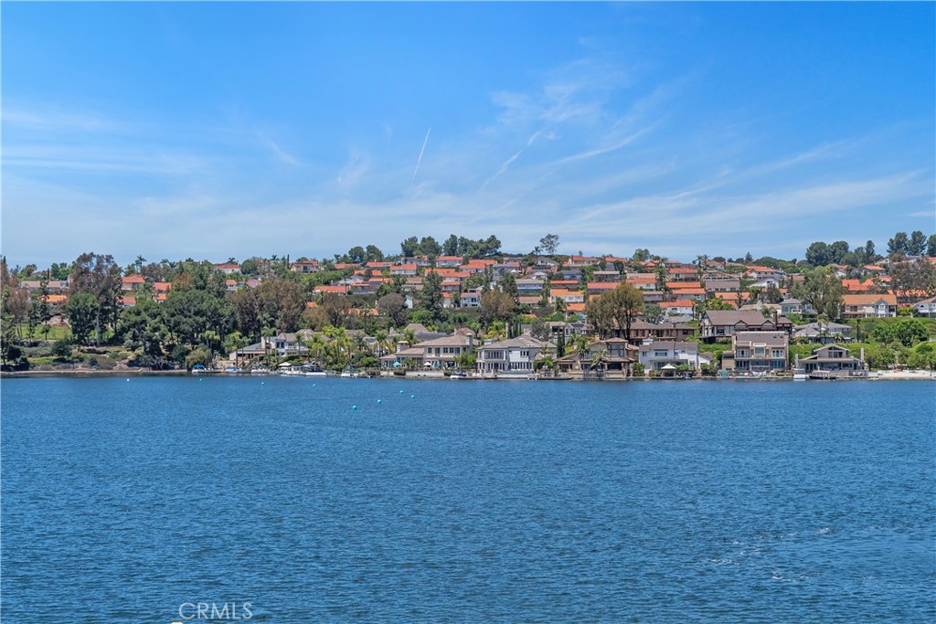 https://media.crmls.org/medias/a0ee6846-57b3-4f8e-9d34-aa0b304446cd.jpg?preset=X-Large