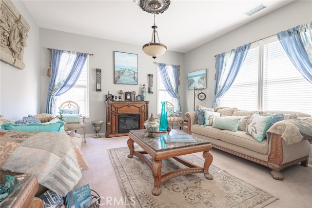 1045 Inverlochy Drive, Fallbrook CA: https://media.crmls.org/medias/a0ef3633-7301-4abb-bb56-6c303ad63caf.jpg