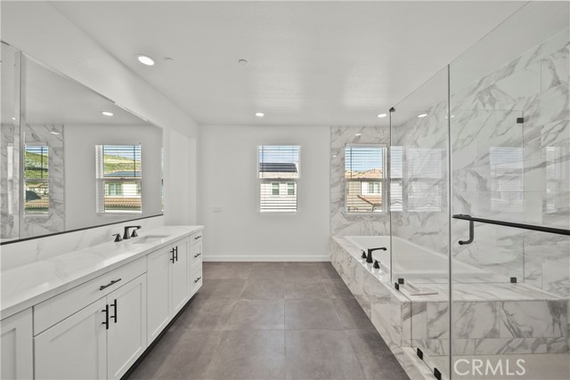 Detail Gallery Image 29 of 56 For 17715 Hillside, Canyon Country,  CA 91350 - 4 Beds | 4 Baths