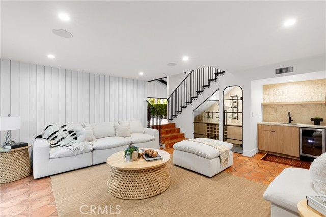 4885 Winnetka Avenue, Woodland Hills CA: https://media.crmls.org/medias/a0f01000-d500-450d-b3a0-6b7136a5067c.jpg