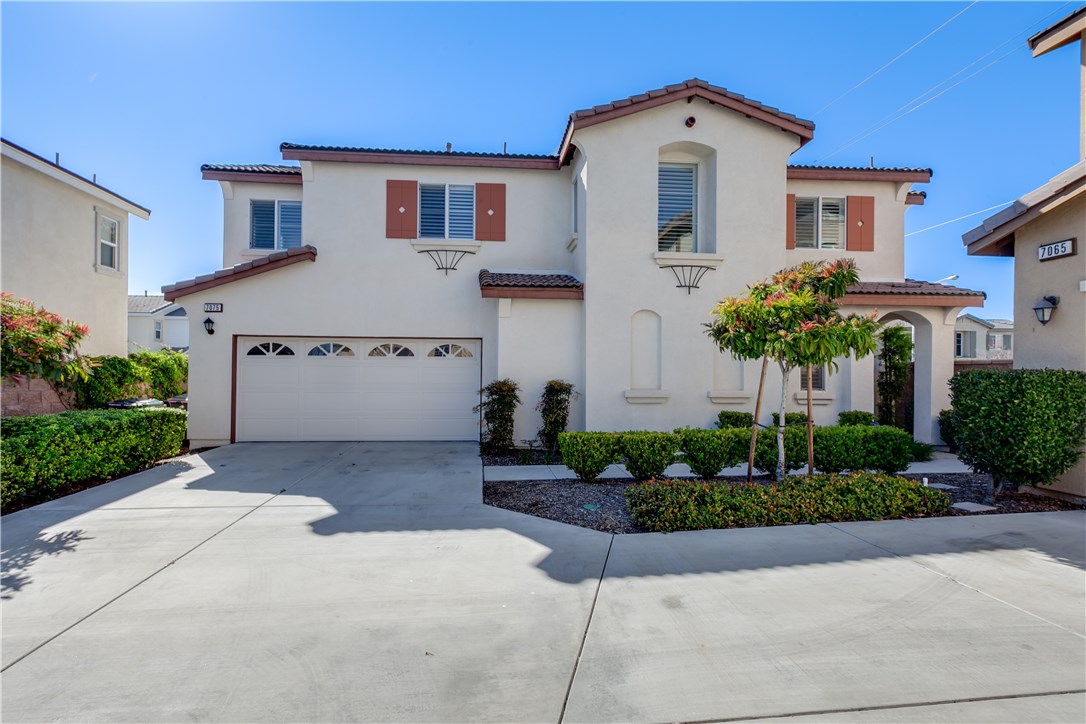 7075 Luminaire Court, Eastvale, CA 92880