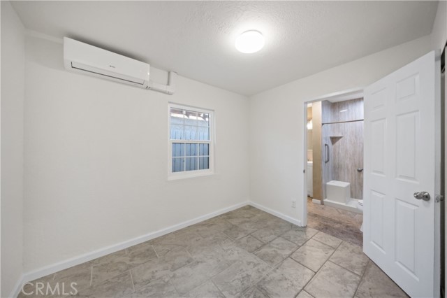 Detail Gallery Image 9 of 28 For 13032 S Main St, Los Angeles,  CA 90061 - 4 Beds | 2 Baths