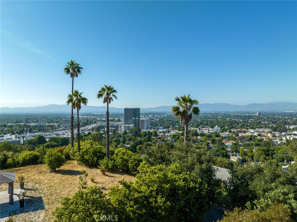 15126 Rayneta Drive, Sherman Oaks, CA 91403