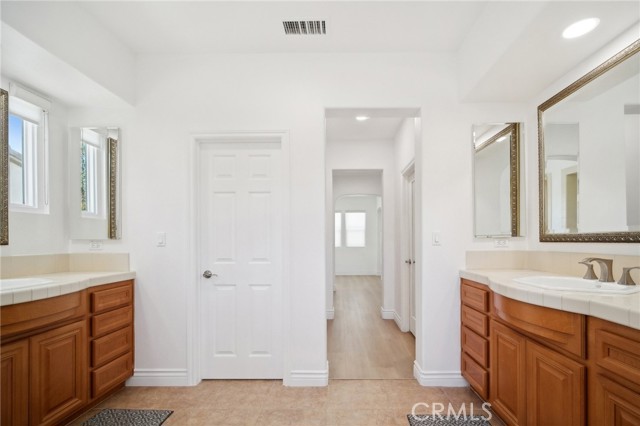 25422 Magnolia Lane, Stevenson Ranch CA: https://media.crmls.org/medias/a0f1d92c-4393-4f9d-8864-5472dc532020.jpg