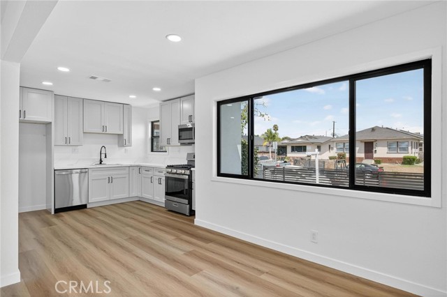 Detail Gallery Image 6 of 25 For 3834 W 116th St, Hawthorne,  CA 90250 - 4 Beds | 2 Baths