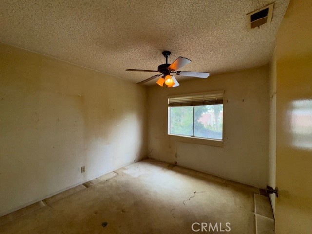 4773 Mount Rainier St., Jurupa Valley CA: https://media.crmls.org/medias/a0f21b2e-e33b-43a1-be21-579976d4e138.jpg