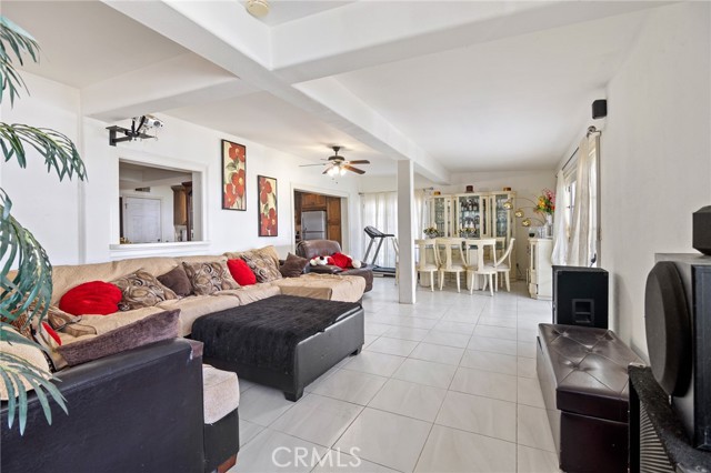 23900 Darbun Drive, Newhall CA: https://media.crmls.org/medias/a0f29183-d6bc-4e02-be4e-4a32cf03c750.jpg