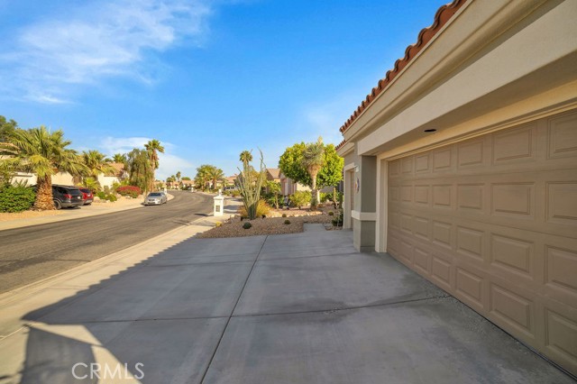 Detail Gallery Image 10 of 51 For 78385 Palm Tree Ave, Palm Desert,  CA 92211 - 2 Beds | 2 Baths