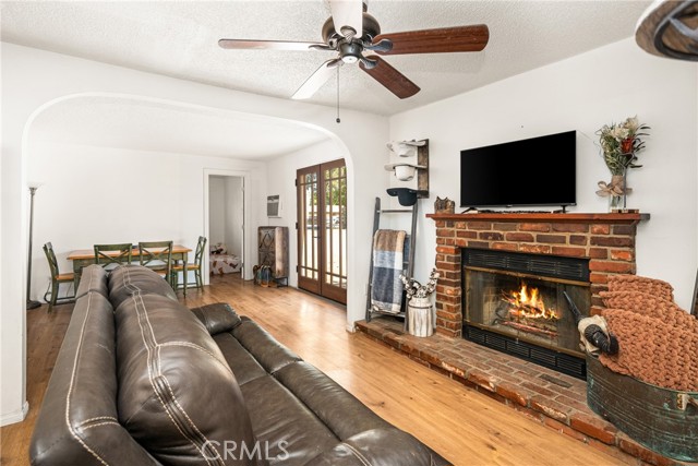 1014 7th Street, Norco CA: https://media.crmls.org/medias/a0f3777e-7a0b-4a49-8049-5069f5093769.jpg