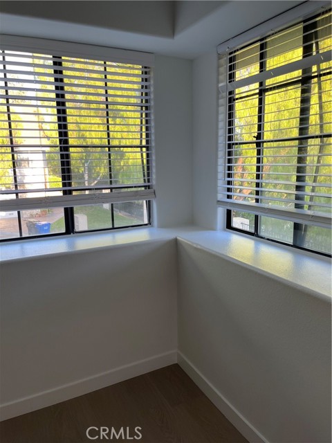 29752 Strawberry Hill Drive, Agoura Hills CA: https://media.crmls.org/medias/a0f3c382-5903-4188-b809-7fde5b272756.jpg