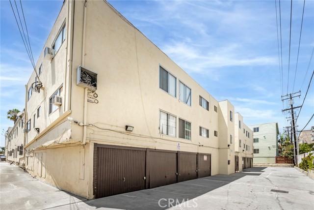 3430 Elm Avenue, Long Beach CA: https://media.crmls.org/medias/a0f45ee4-0613-4f88-9f83-ff8d277d851e.jpg