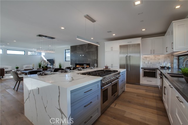 Detail Gallery Image 12 of 26 For 324 Saint Andrews Rd, Newport Beach,  CA 92663 - 5 Beds | 5/1 Baths