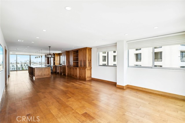 Detail Gallery Image 5 of 40 For 611 Lido Park Dr 5a,  Newport Beach,  CA 92663 - 2 Beds | 2 Baths