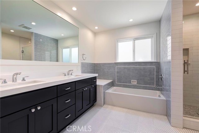 2014 Gates Avenue, Redondo Beach, California 90278, 4 Bedrooms Bedrooms, ,1 BathroomBathrooms,Residential,Sold,Gates,SB22196179