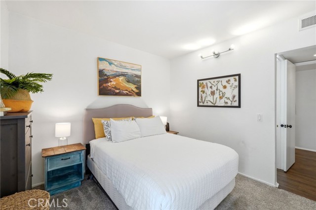 Detail Gallery Image 27 of 54 For 17711 Margate St #103,  Encino,  CA 91316 - 2 Beds | 1/1 Baths