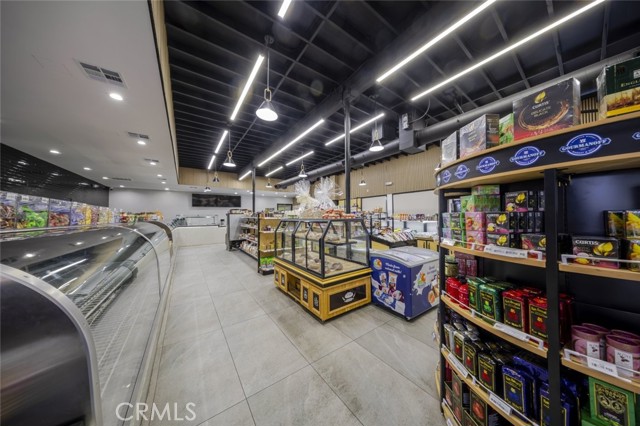 15602 Ventura Boulevard, Encino CA: https://media.crmls.org/medias/a0f7424a-94b1-4574-8ec7-97aaadd11228.jpg