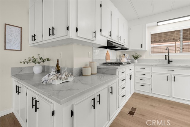 Detail Gallery Image 13 of 33 For 307 S Smith Ave #5,  Corona,  CA 92882 - 2 Beds | 2 Baths