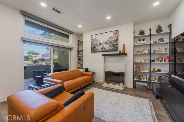 Detail Gallery Image 7 of 56 For 1016 Palo Verde, Long Beach,  CA 90815 - 2 Beds | 2/1 Baths