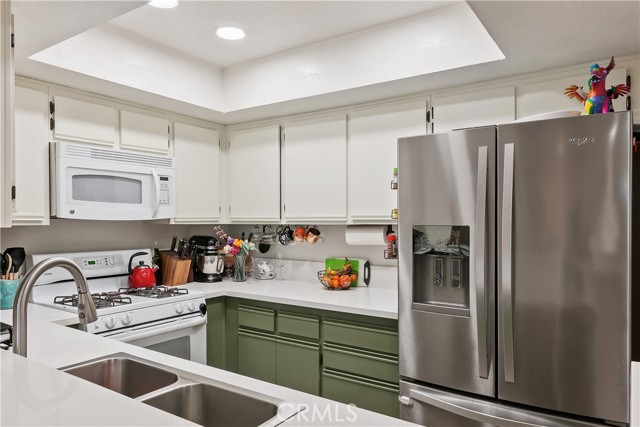 Detail Gallery Image 12 of 26 For 1195 Fitzgerald #G,  Simi Valley,  CA 93065 - 2 Beds | 2 Baths