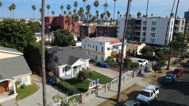 Detail Gallery Image 4 of 15 For 210 N Berendo St, Los Angeles,  CA 90004 - – Beds | – Baths