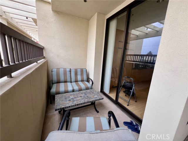 Detail Gallery Image 17 of 40 For 11847 Gorham Ave #403,  Los Angeles,  CA 90049 - 2 Beds | 2/1 Baths