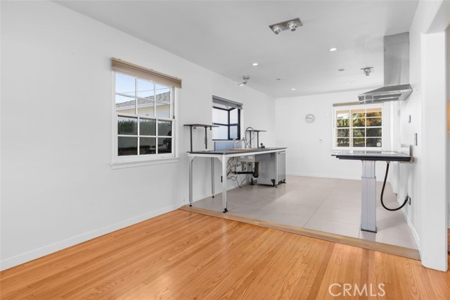 Detail Gallery Image 15 of 37 For 738 Stonehurst Dr, Altadena,  CA 91001 - 2 Beds | 1 Baths